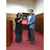 題目:Materials in action:materials science unveils biological functions./主持人/邀請人:宋振銘老師