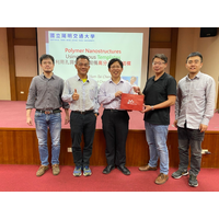 演講題目:Polymer Nanostructures Using Porous Templates
主持人/邀請人:薛涵宇老師